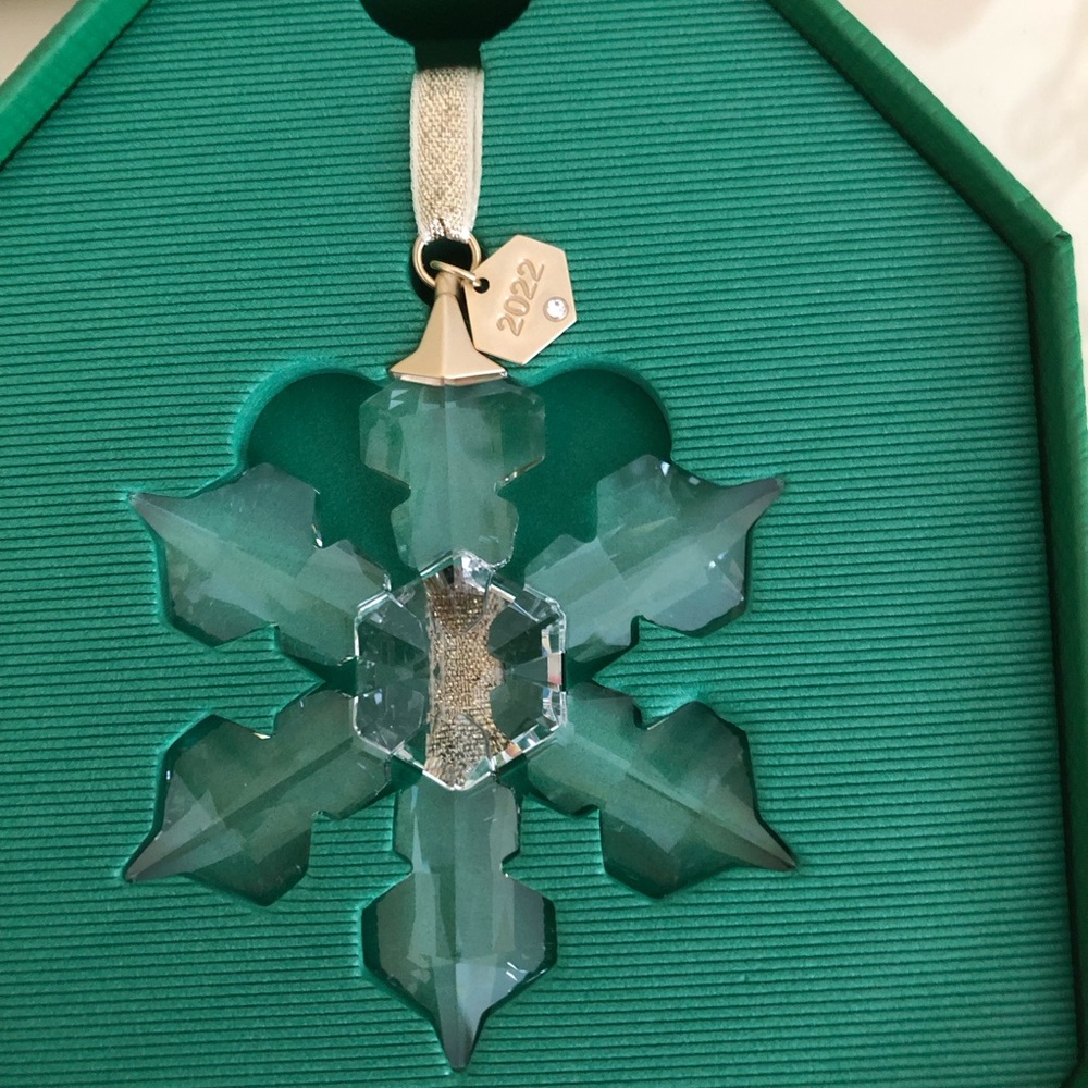NWOT Swarovski Annual Edition 2022 Snowflake